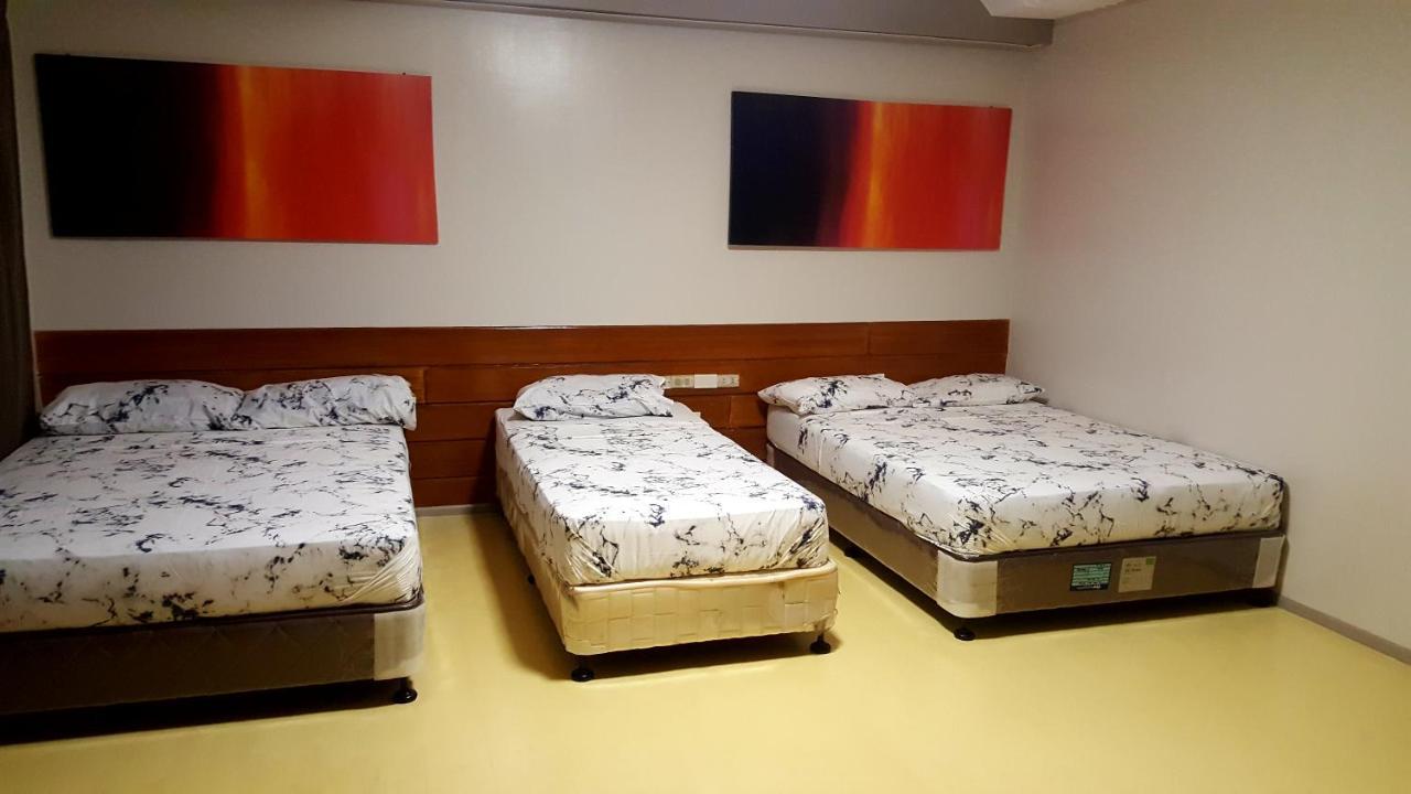 Naps & Maps Hostel Cebu Bagian luar foto